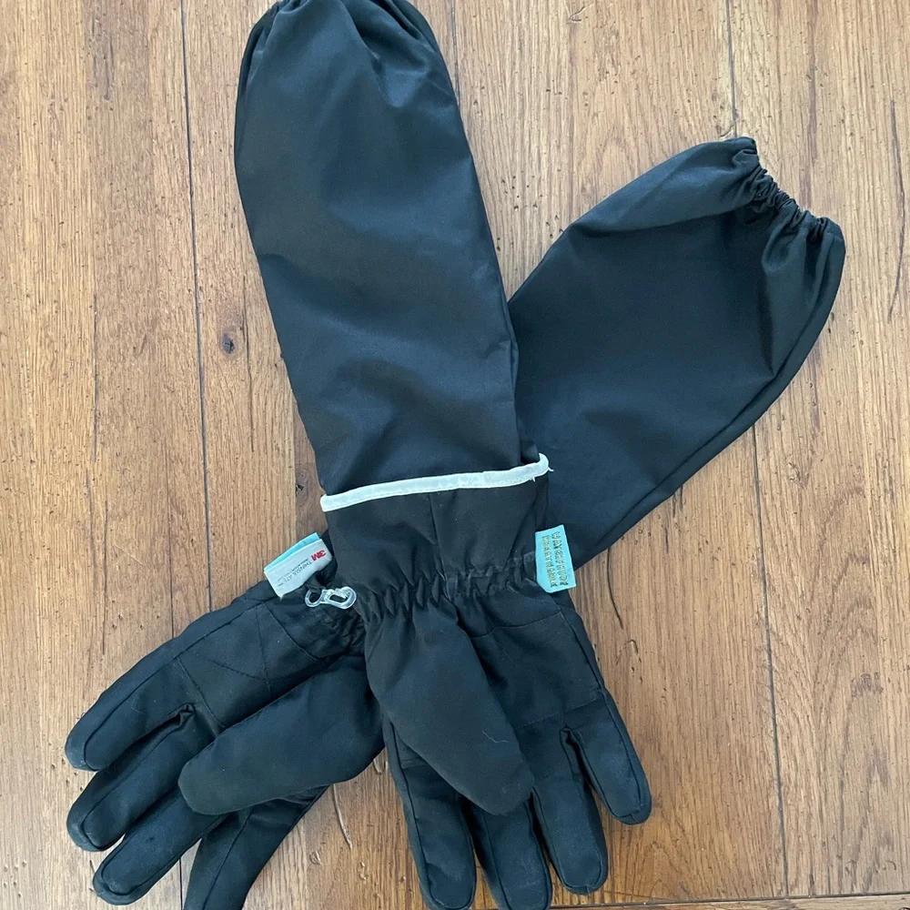 L-Bow Kids Black Waterproof/Breathable Snow Gloves L